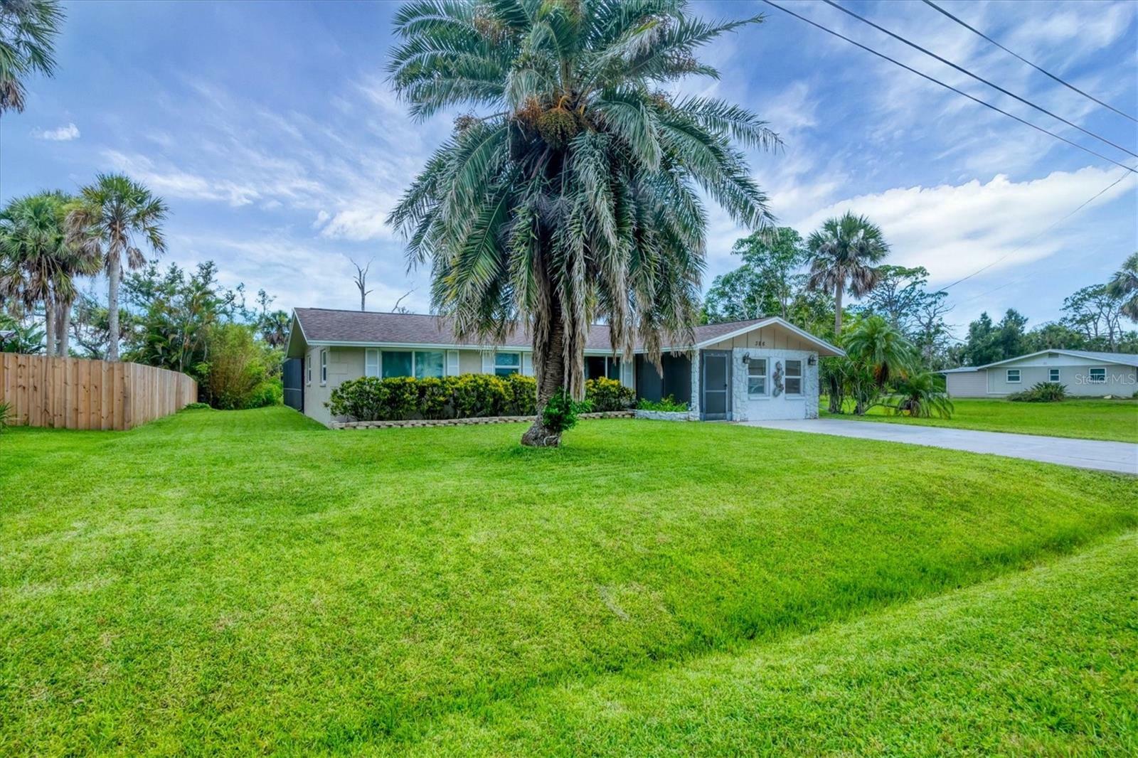 Property Photo: 386 Nightingale Road FL 34293