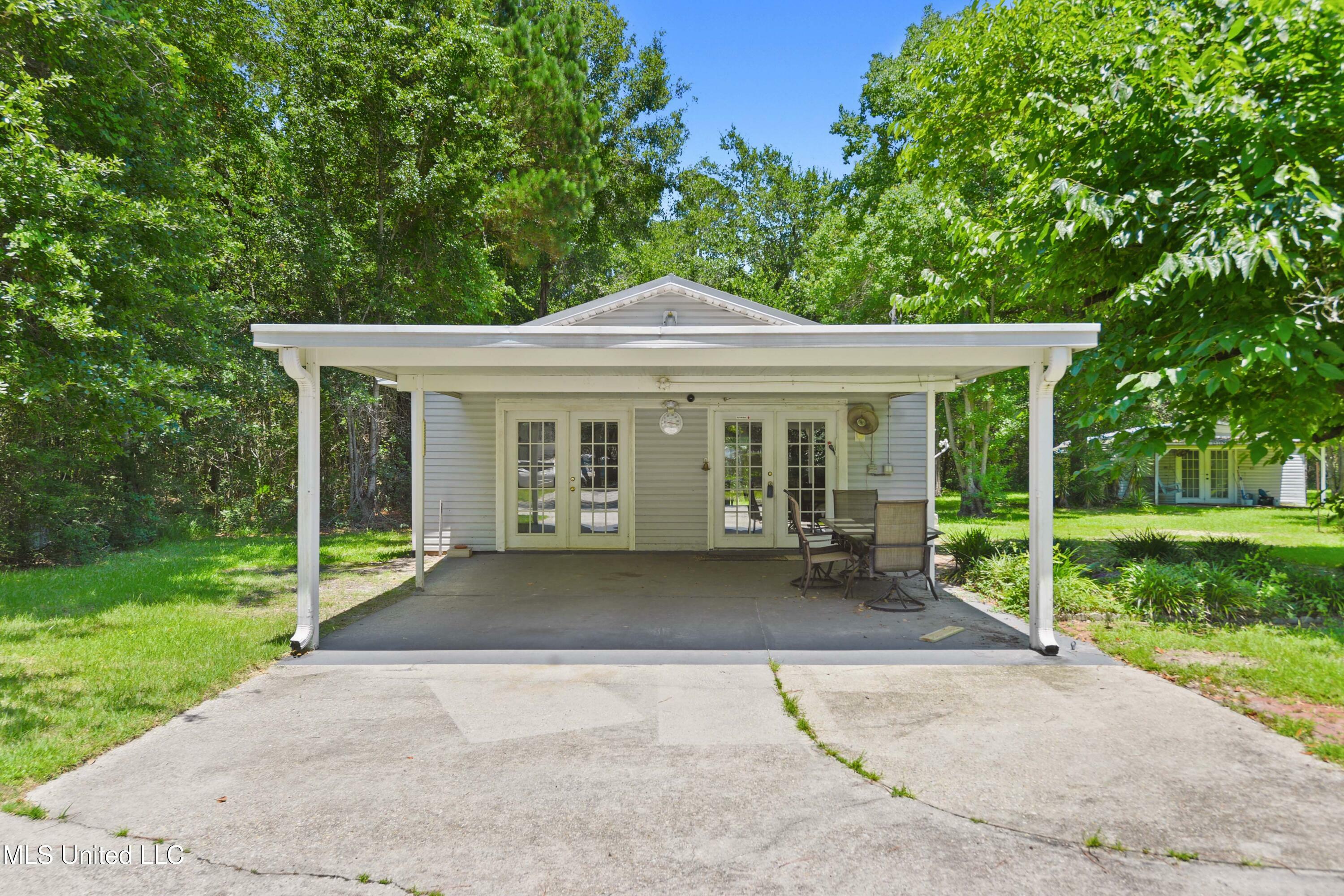 Property Photo: 392 Clarence Avenue MS 39571