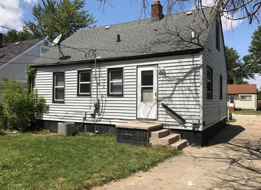 Property Photo:  11096 Jewett Avenue  MI 48089 1704 