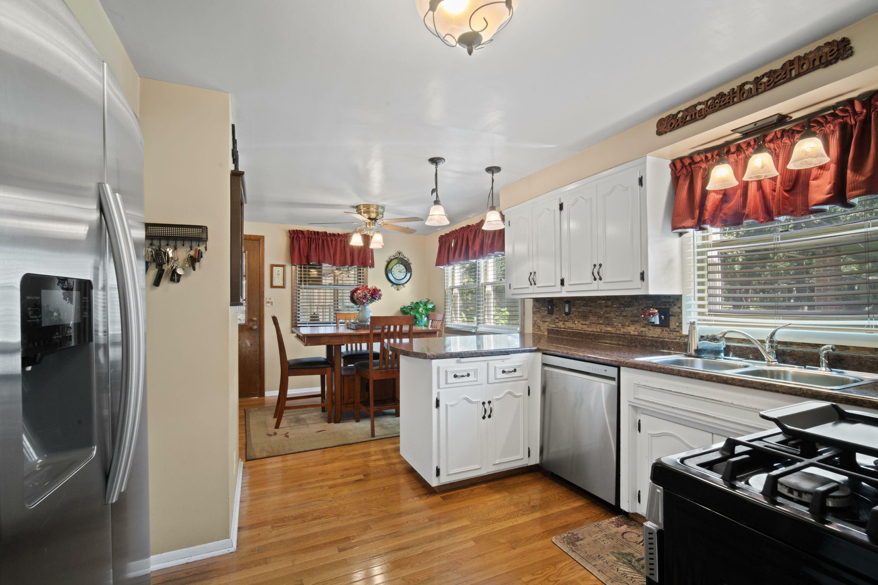 Property Photo: 3421 88th Pl WI 53142