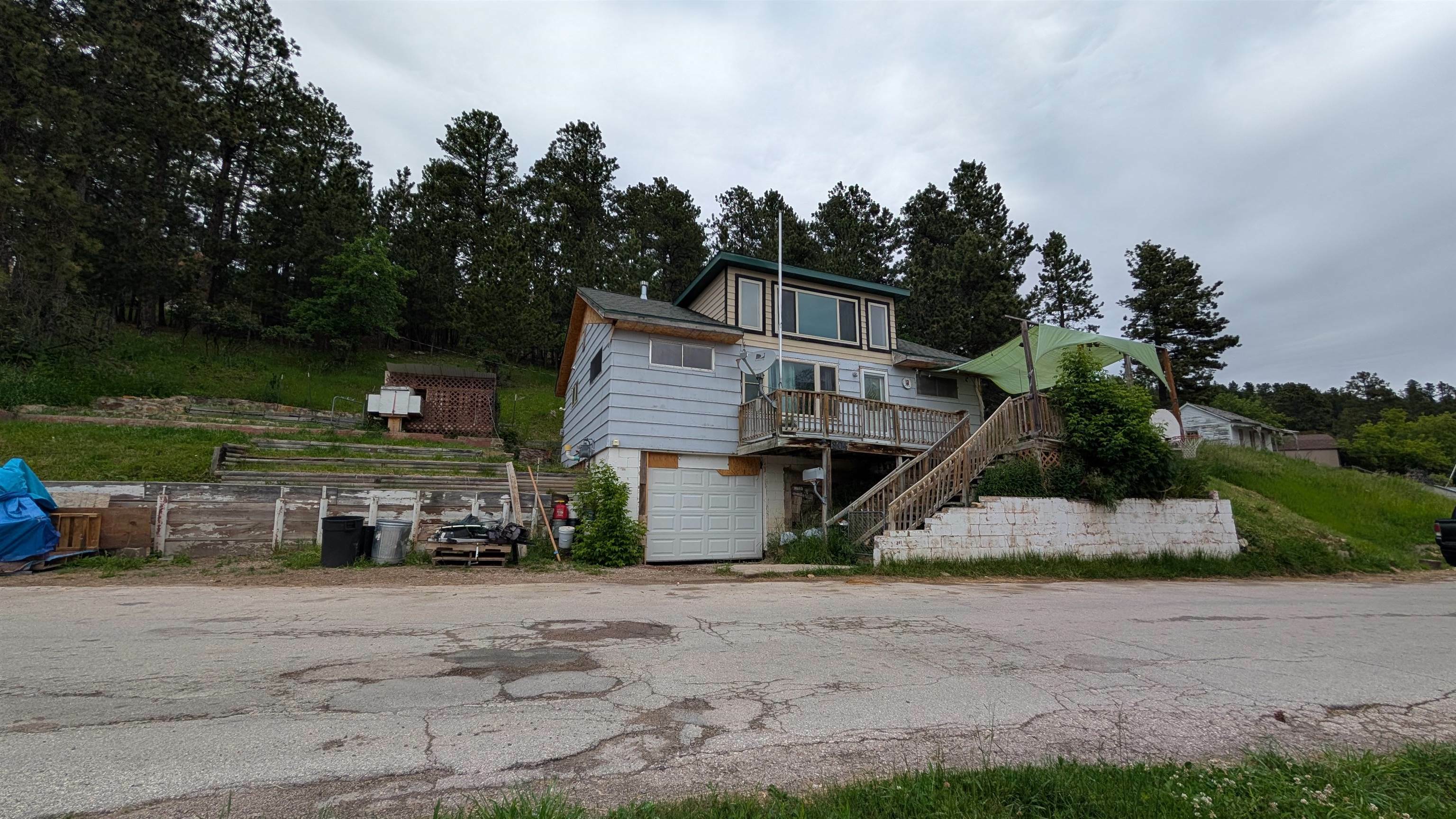Property Photo: 904 Grandview Drive SD 57754
