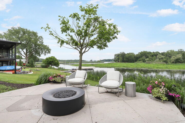 Property Photo: 3013 Newport Drive MI 49408