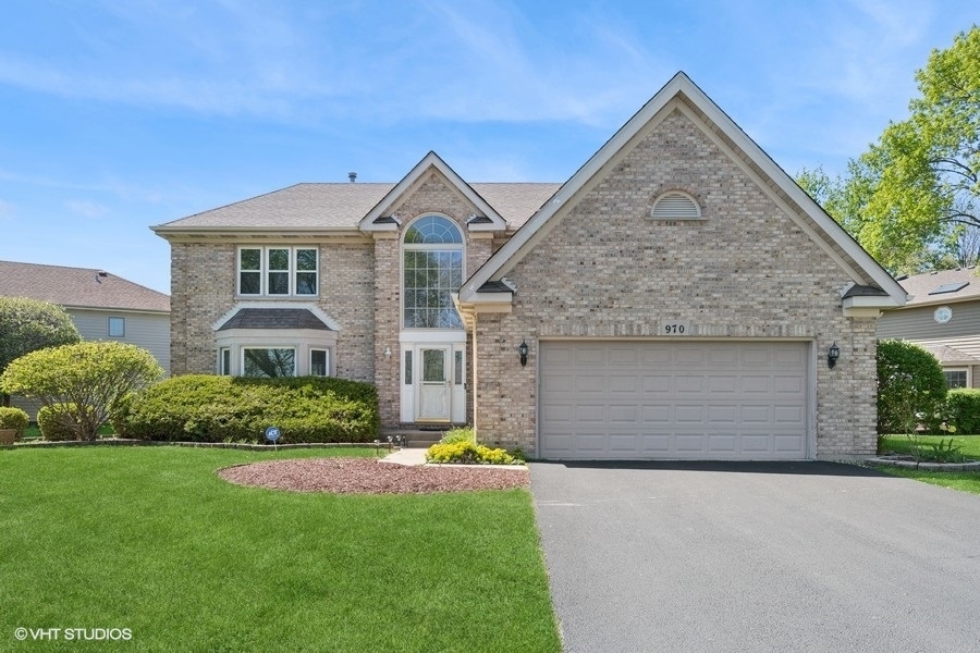 970 E Amberwood Circle  Naperville IL 60563 photo