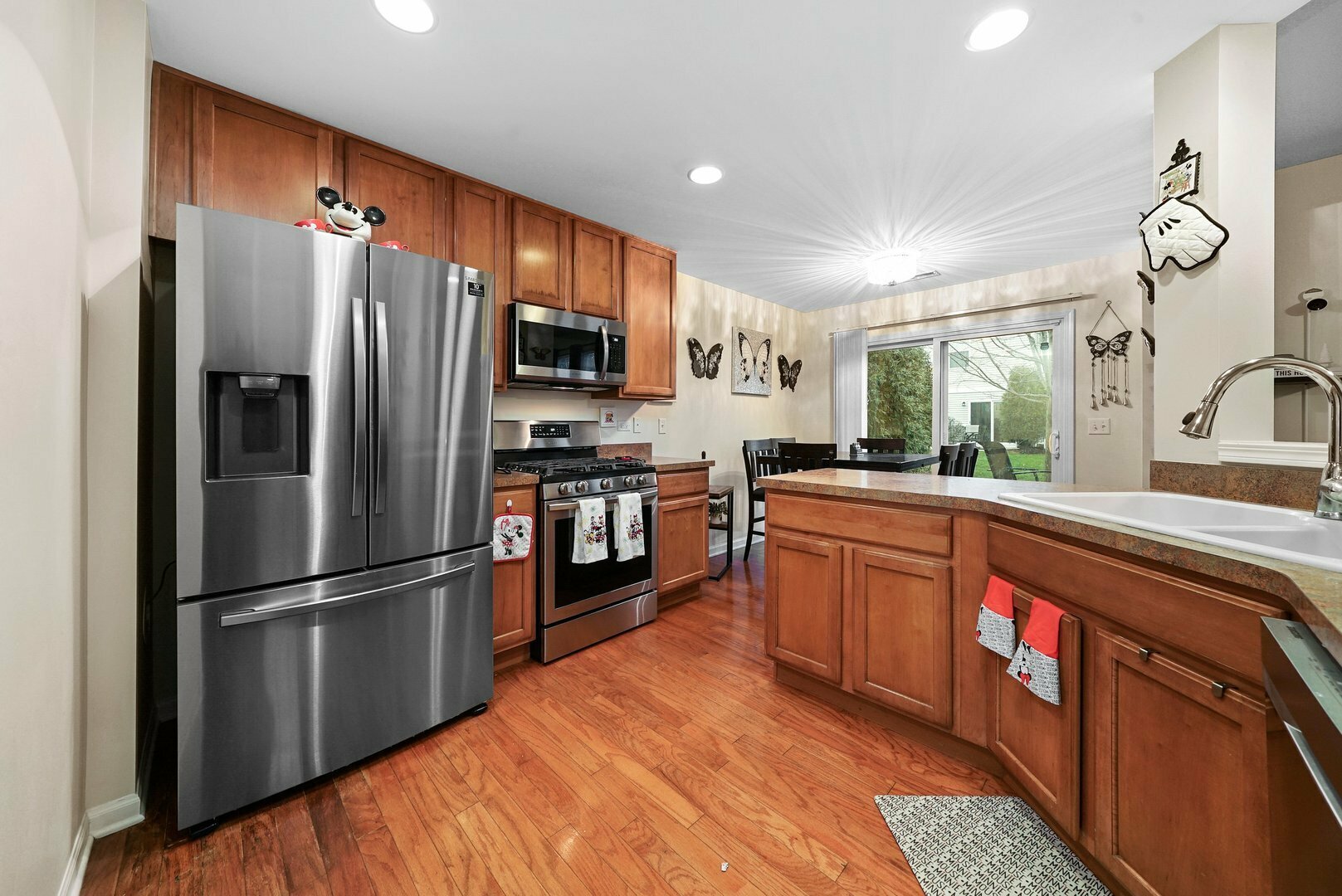 Property Photo: 650 Hawley Drive IL 60543