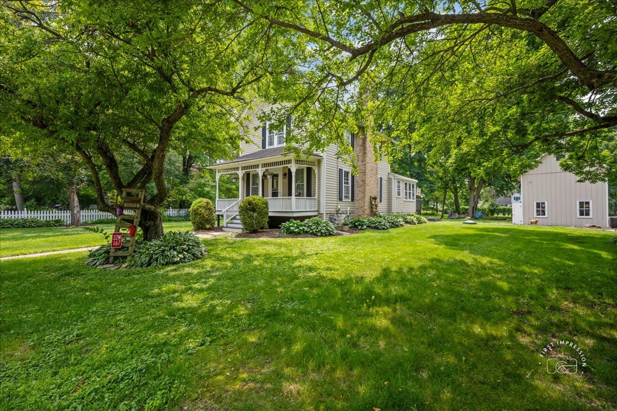 Property Photo: 32W167 Army Trail Road IL 60184