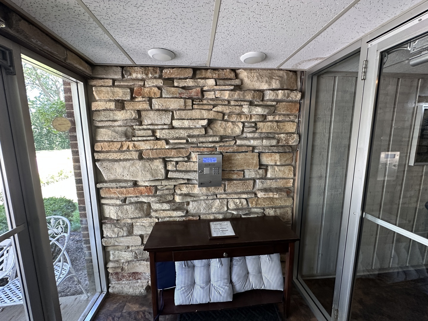 Property Photo:  200 Deborah Lane 13C  IL 60090 
