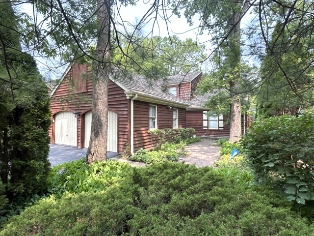 Property Photo: 6 Court Of Conn River IL 60069