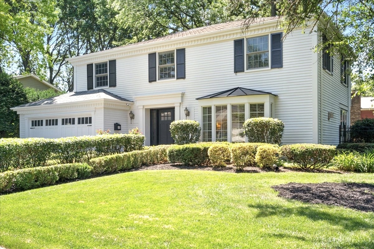 Property Photo: 1116 Mary Lane IL 60540