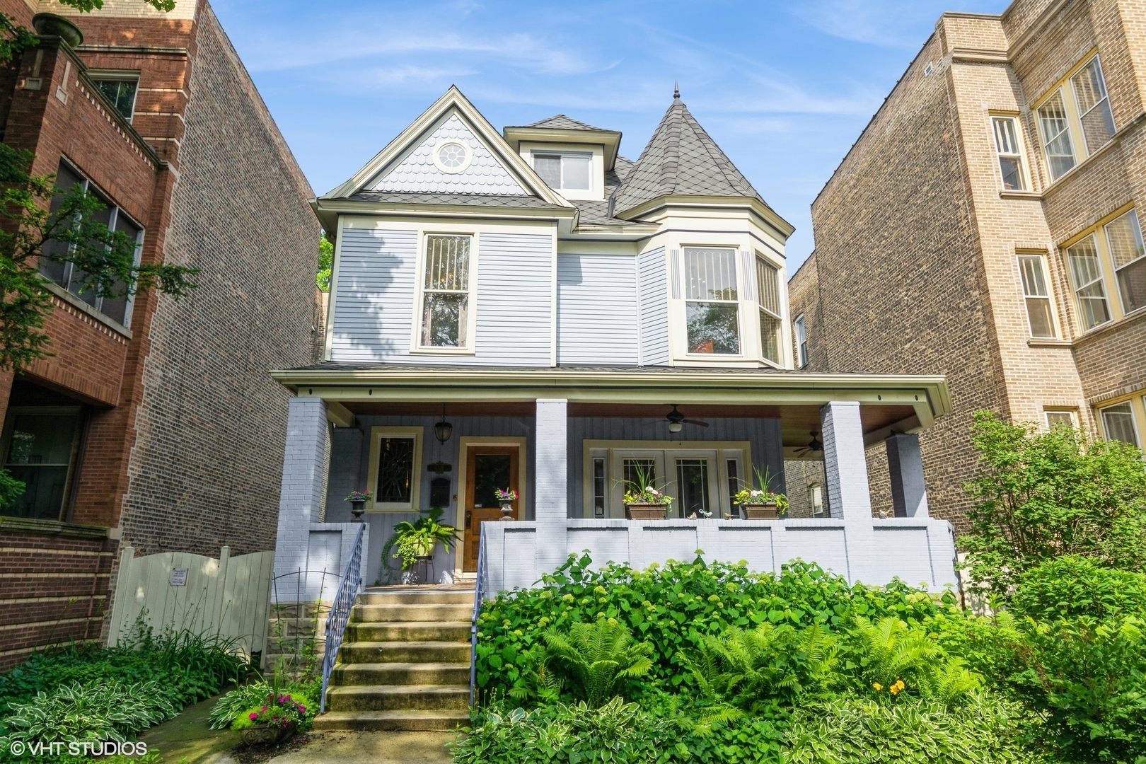 Property Photo: 6316 N Magnolia Avenue IL 60660