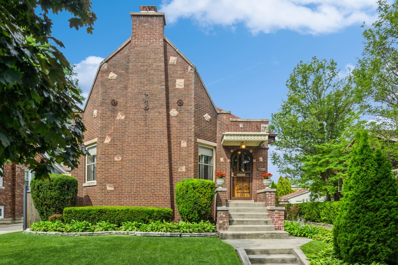 Property Photo: 5228 N Laporte Avenue IL 60630