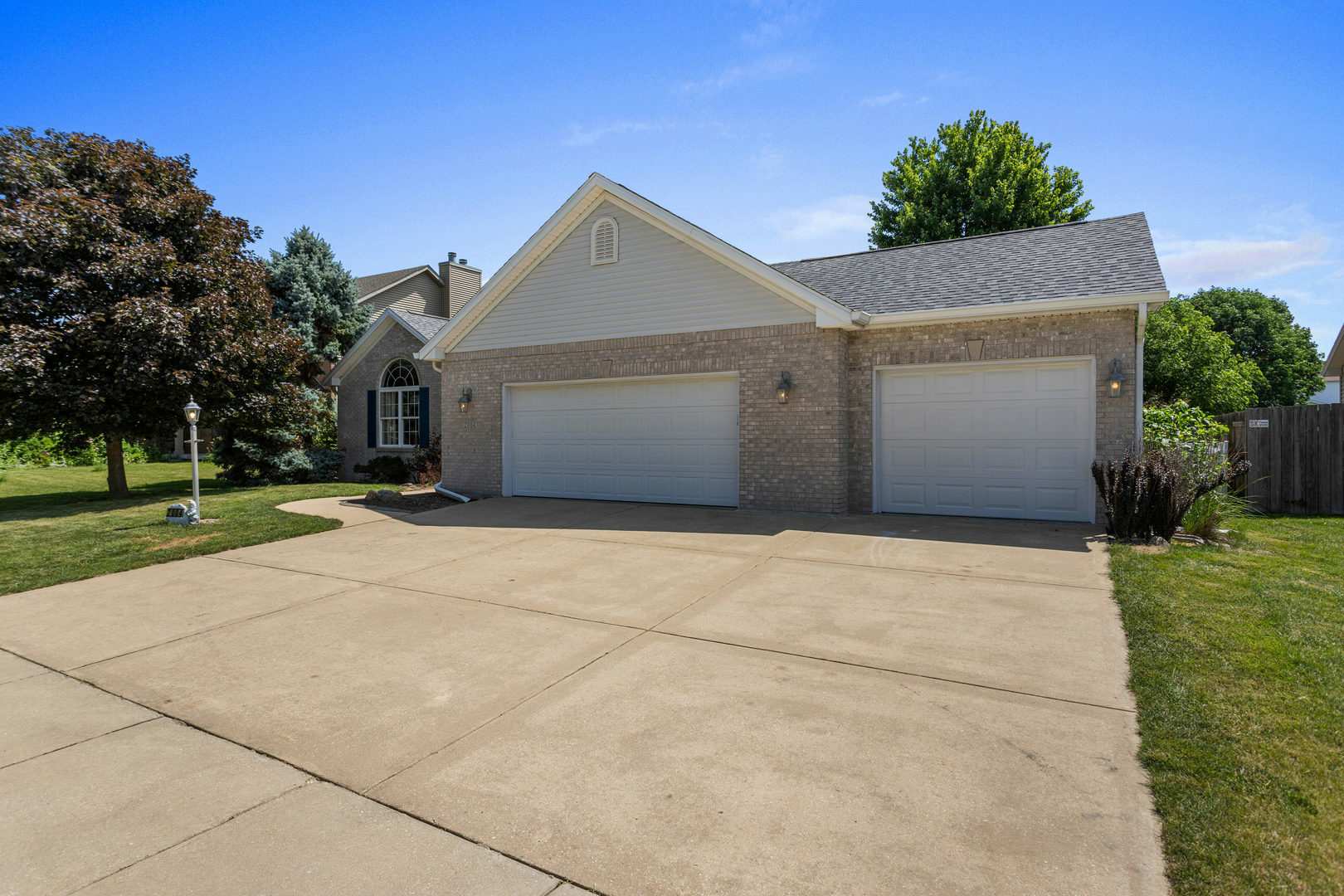 Property Photo: 2004 Emerald Drive IL 61822