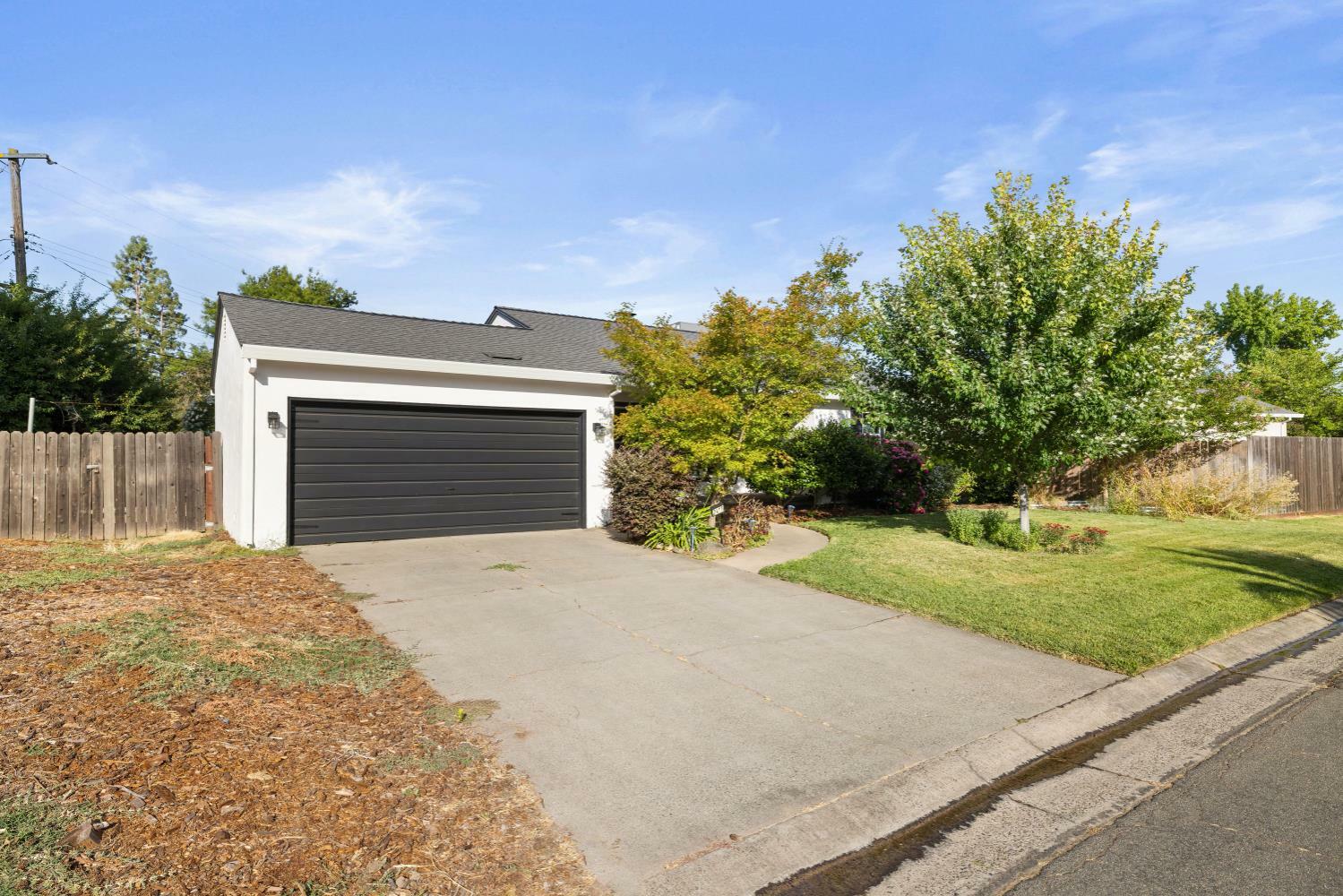 Property Photo: 2417 Drayton Drive CA 95825