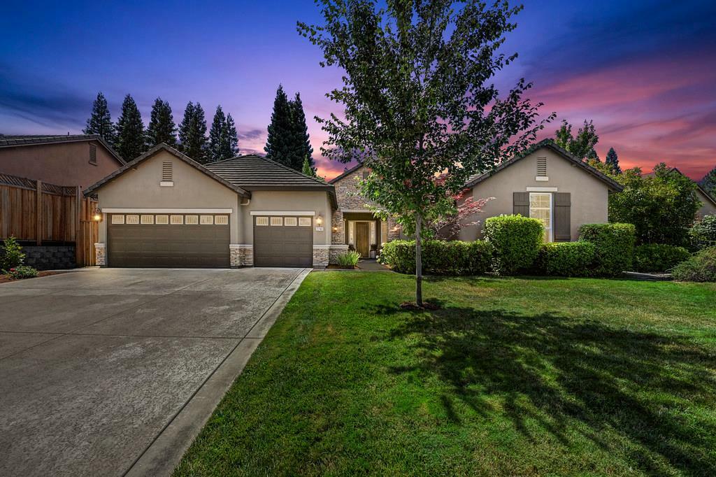 Property Photo: 2748 Carradale Drive CA 95661