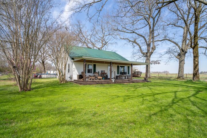 135 Campbellsville Pike  Ethridge TN 38456 photo