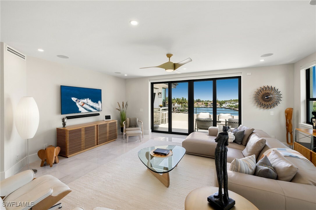 Property Photo:  4400 Gulf Shore Boulevard N 5-506  FL 34103 