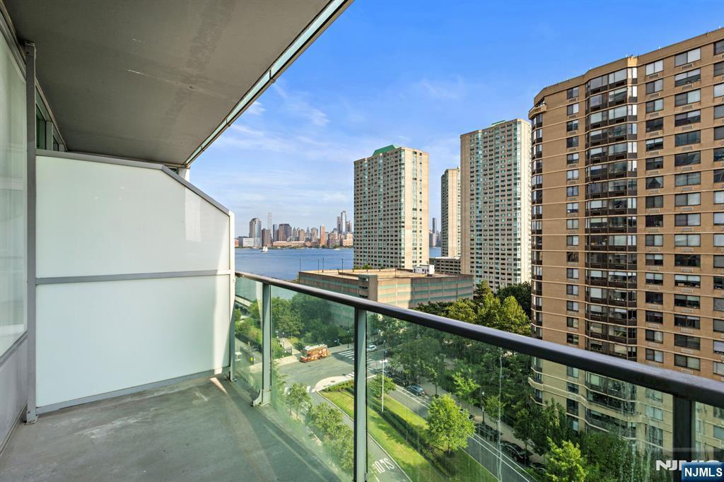 Property Photo:  20 Newport Parkway 1202  NJ 07310 