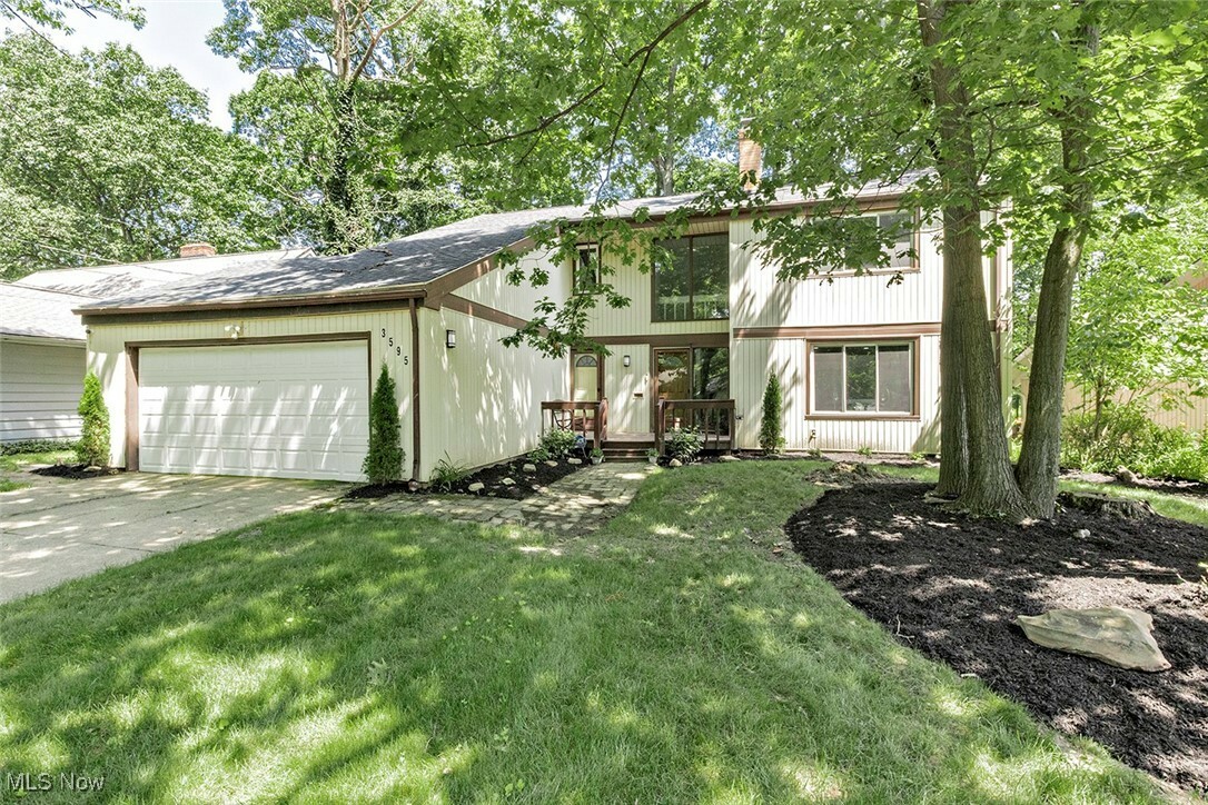Property Photo: 3595 Runnymede Boulevard OH 44121