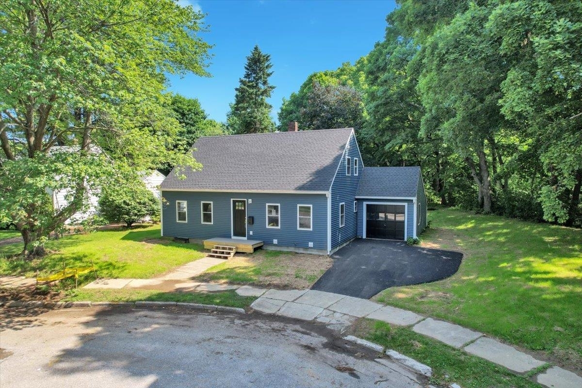 24 Bennington Court  Burlington VT 05408 photo
