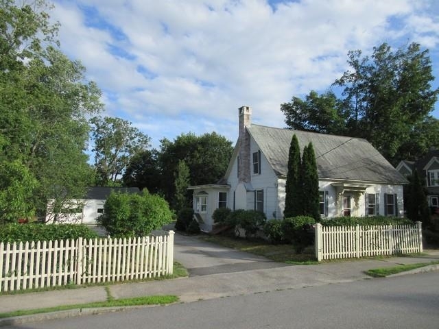 25 Downing Street  Concord NH 03301 photo