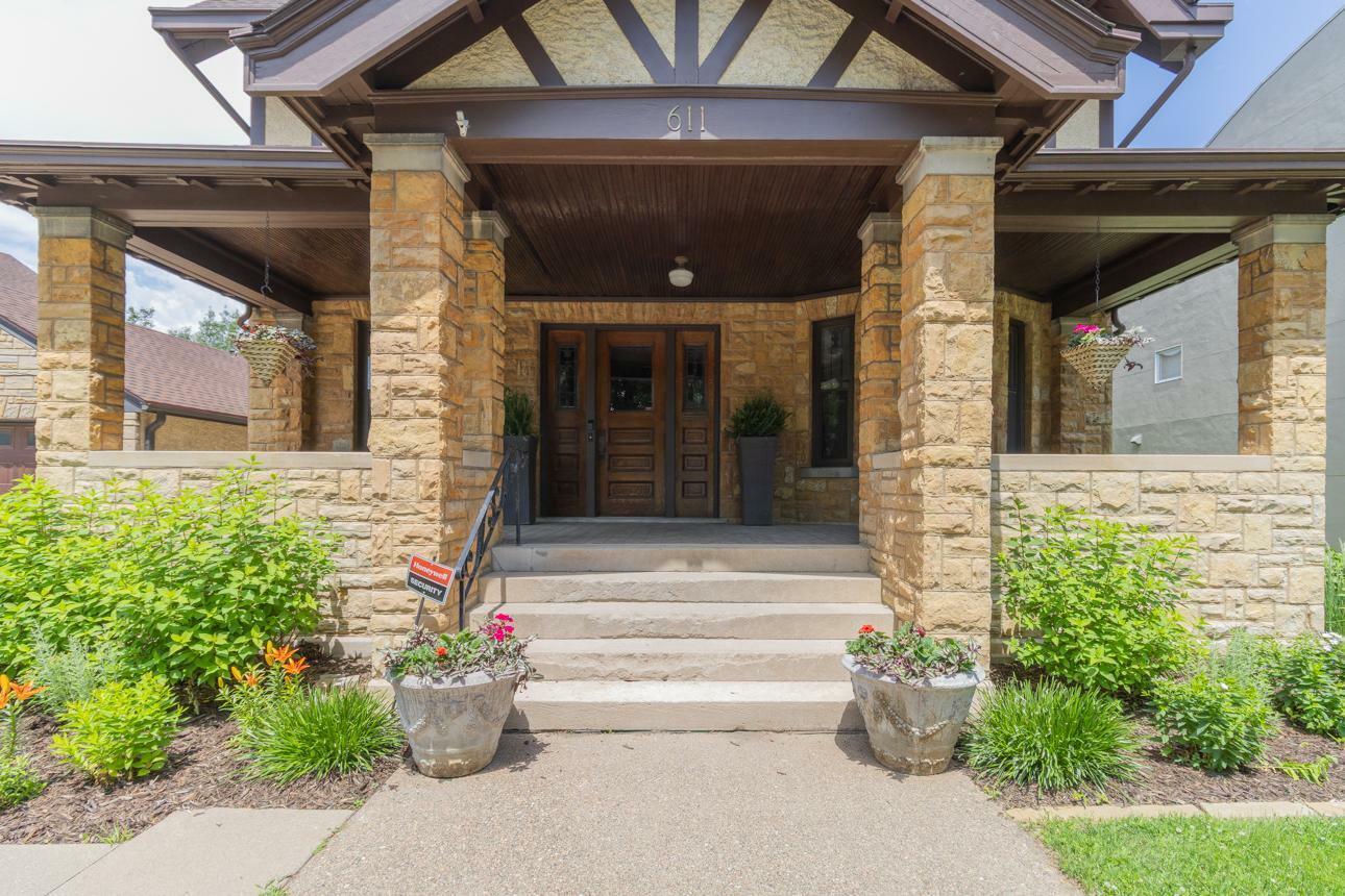 Property Photo: 611 Summit Avenue MN 55102