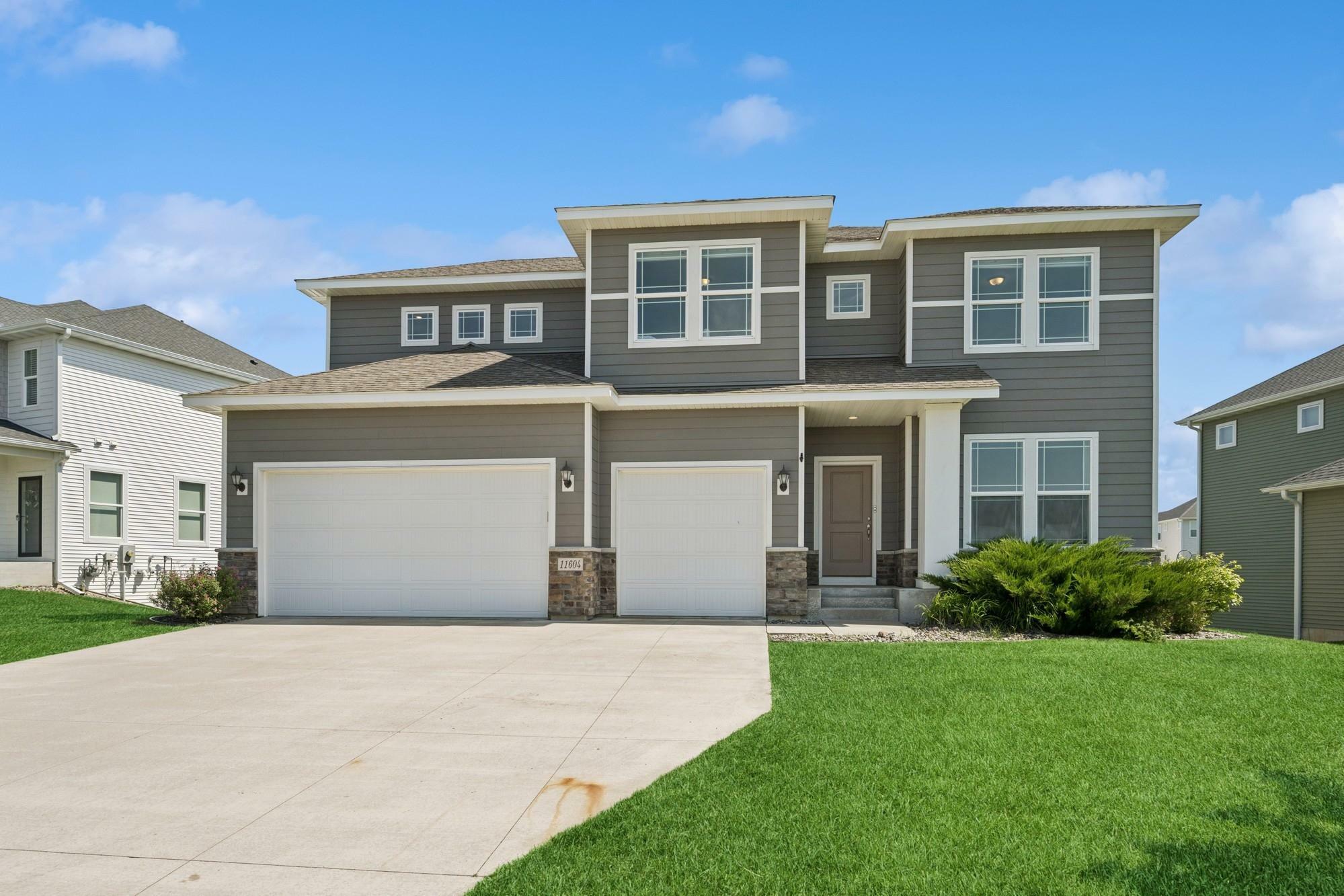 Property Photo: 11604 Brayburn Trail MN 55369
