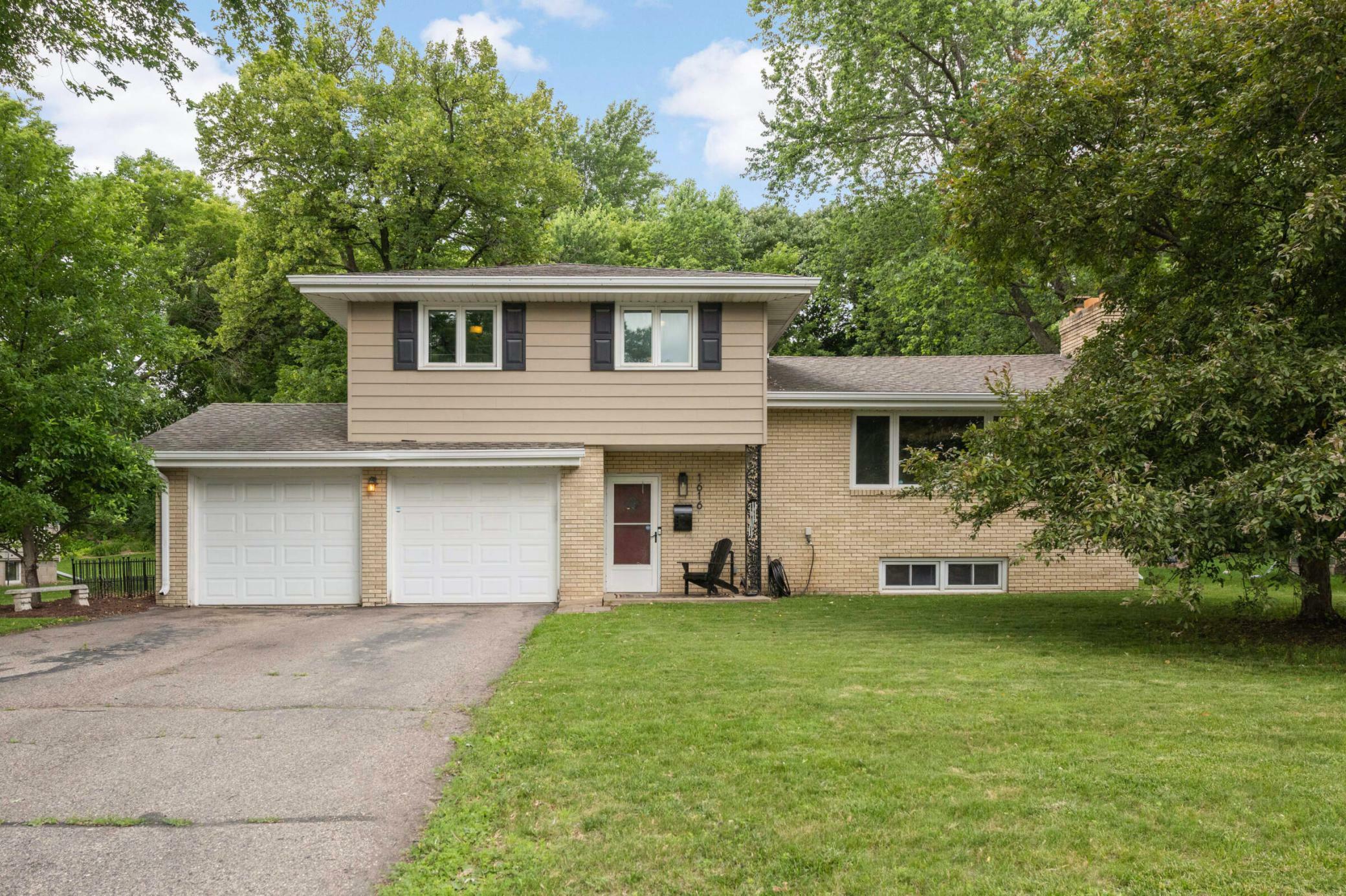 Property Photo: 1616 Texas Avenue S MN 55426