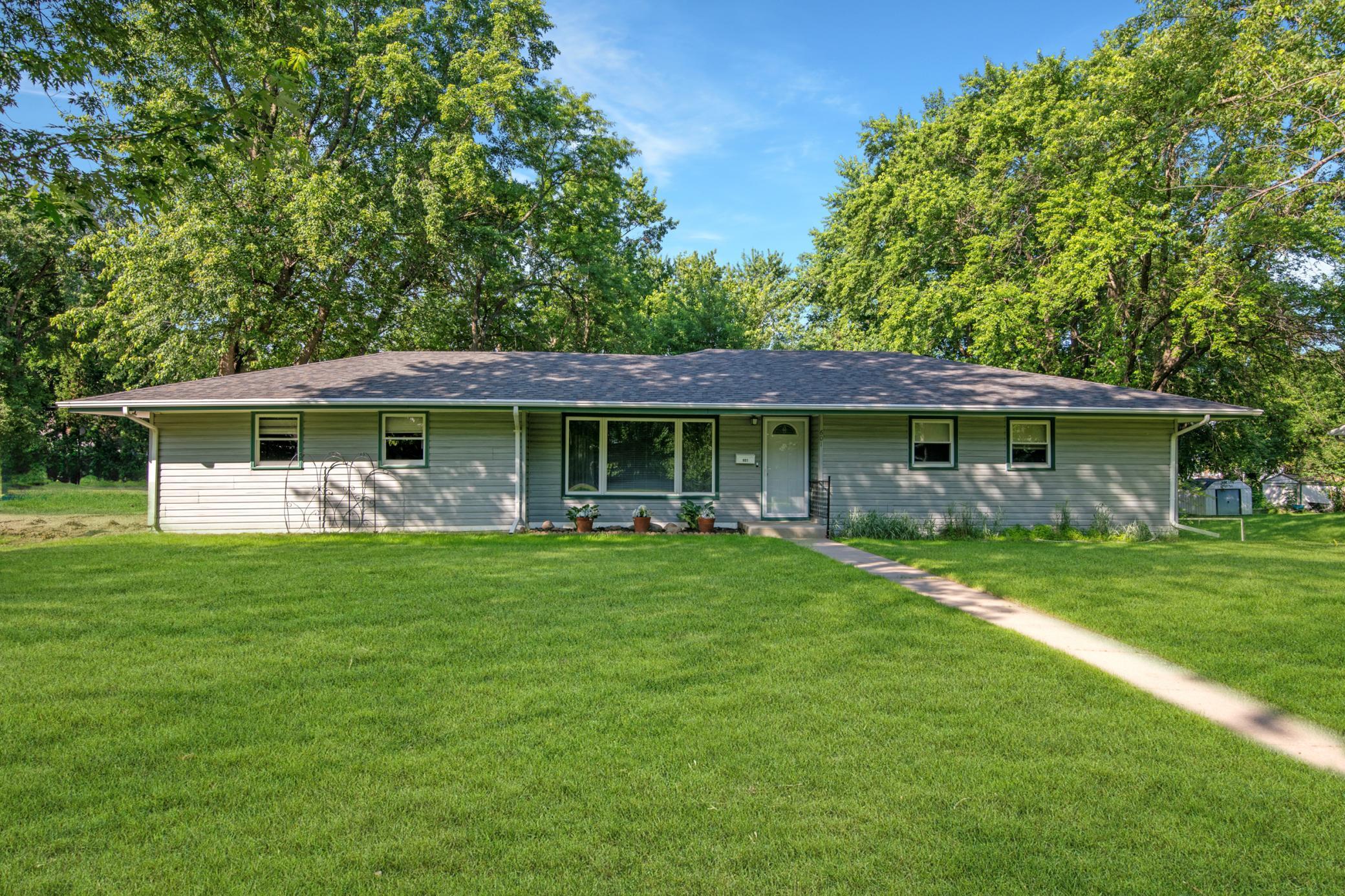 601 4th Avenue N  Sauk Rapids MN 56379 photo