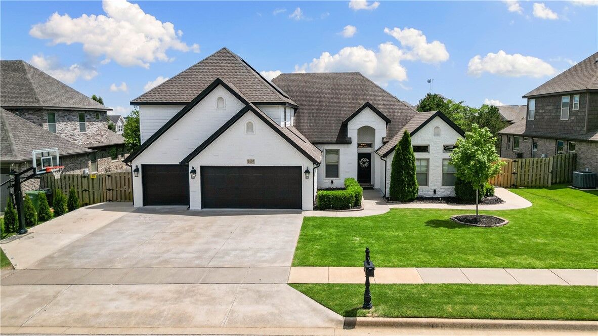 Property Photo: 2407 McKinley Boulevard AR 72758