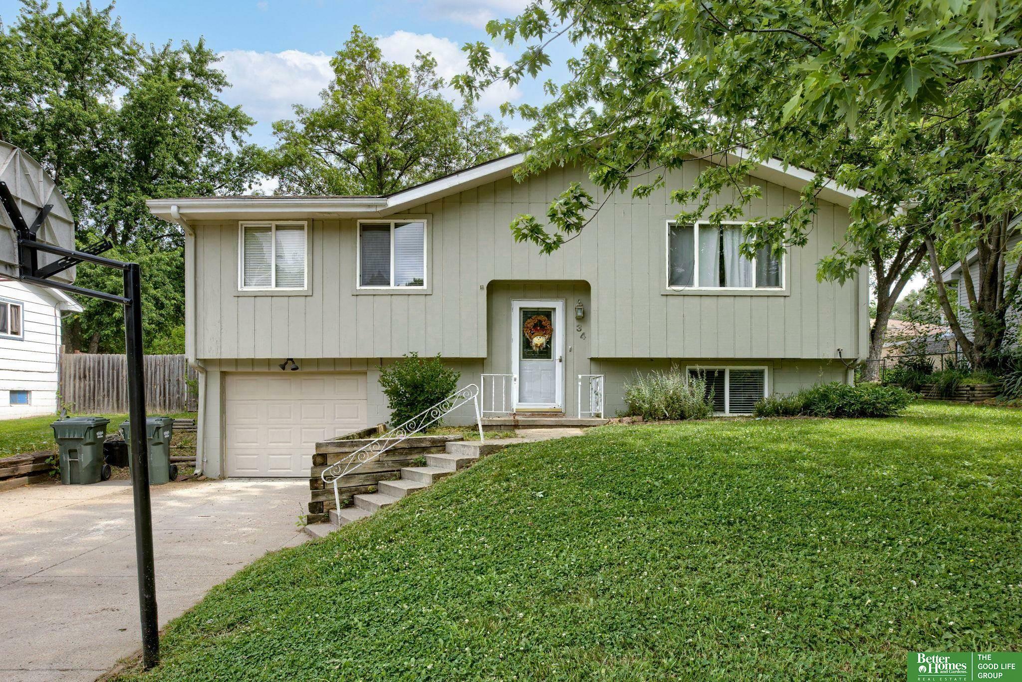 Property Photo: 34 Pine Crest Drive NE 68073