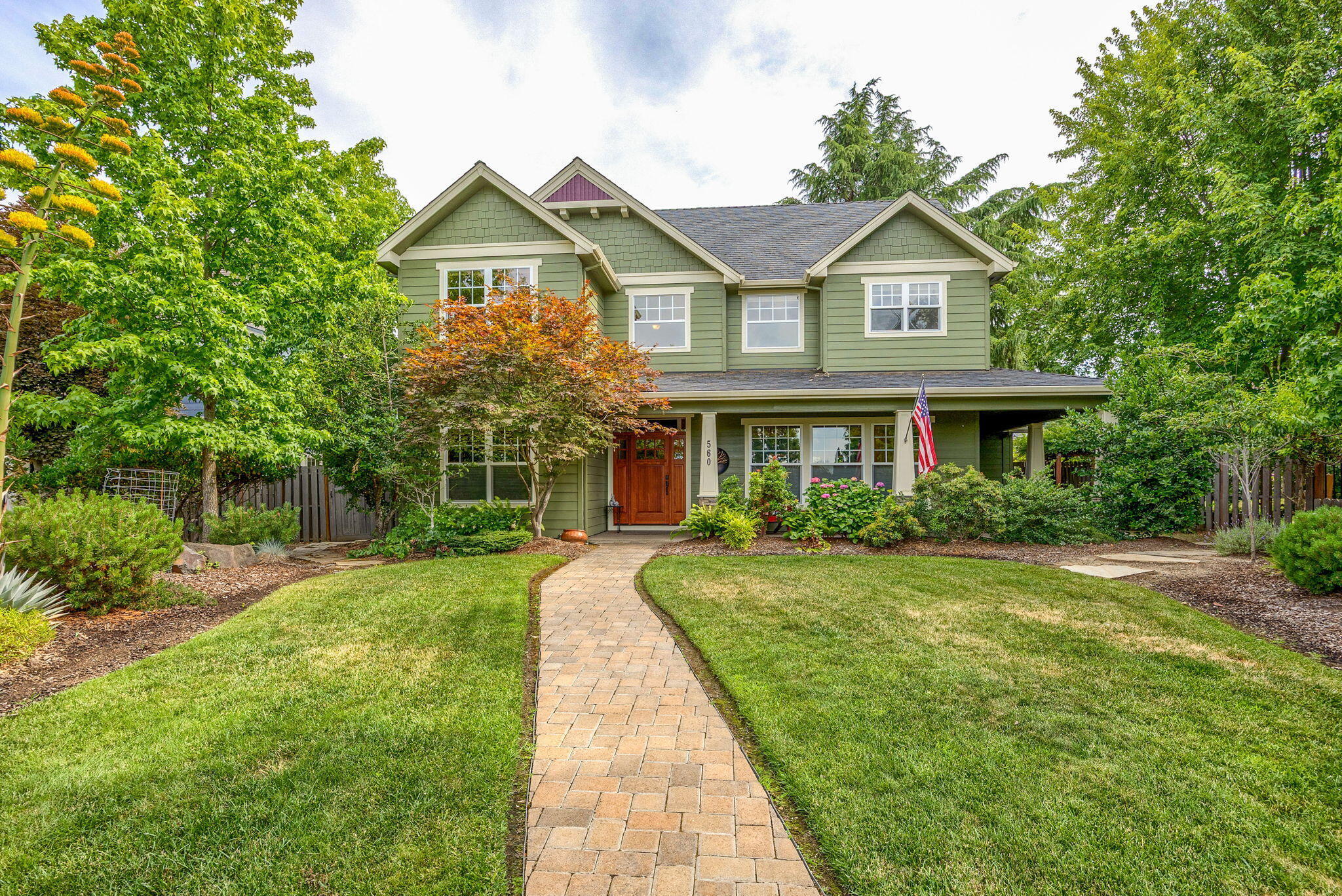 Property Photo: 560 Shafer Lane OR 97530