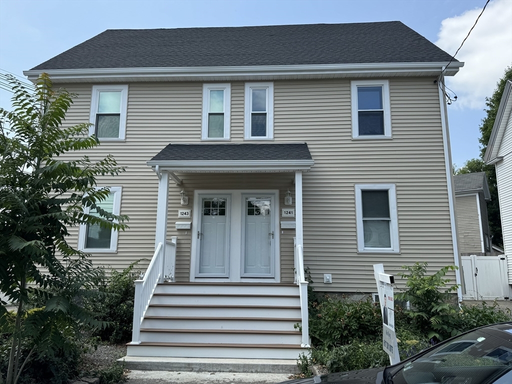 Property Photo: 1241 Walnut St 1241 MA 02461