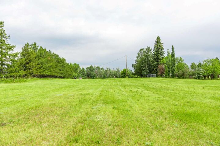 Property Photo: 6103 52 Avenue AB T9X 1X3