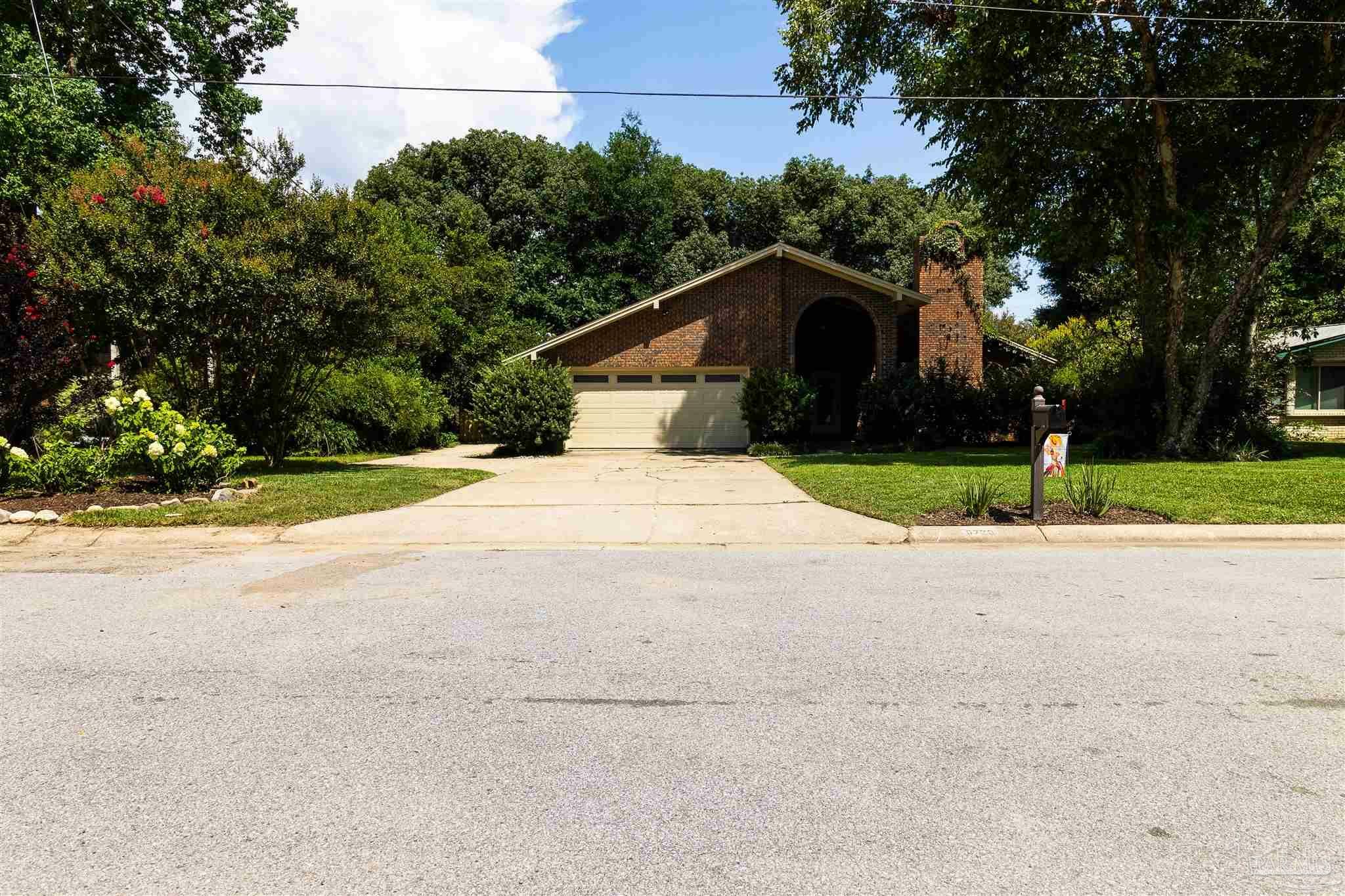 Property Photo: 5720 Langley Ct FL 32504