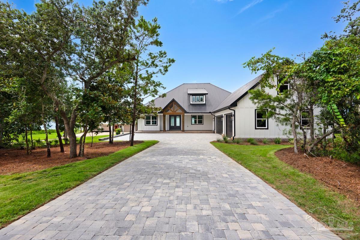 Property Photo: 7687 N Shores Dr FL 32566