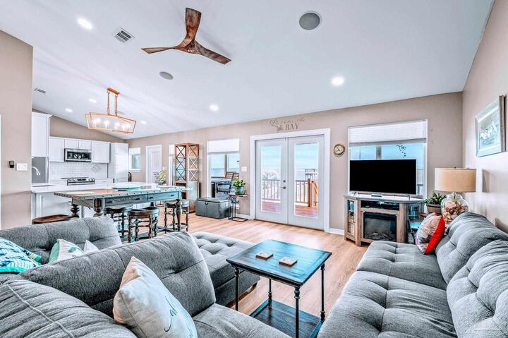 Property Photo:  3606 Ebb Tide Ln  FL 32563 