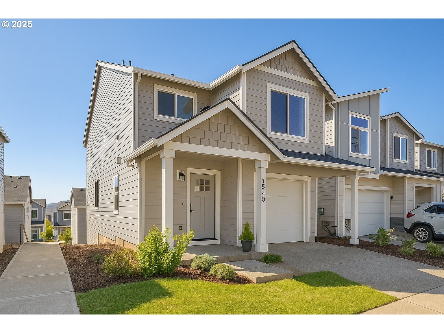 Property Photo:  1540 19th Ave  OR 97116 