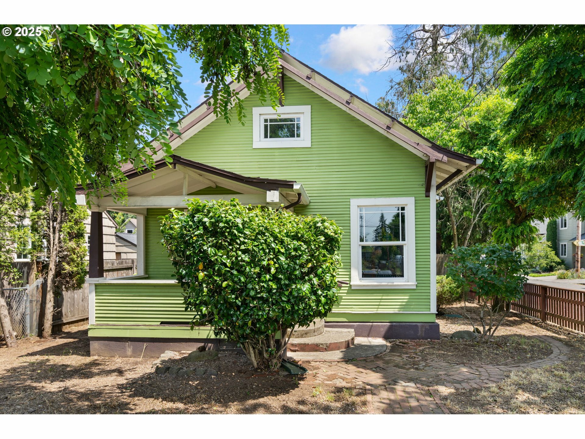 Property Photo: 5734 SE 84th Ave OR 97266