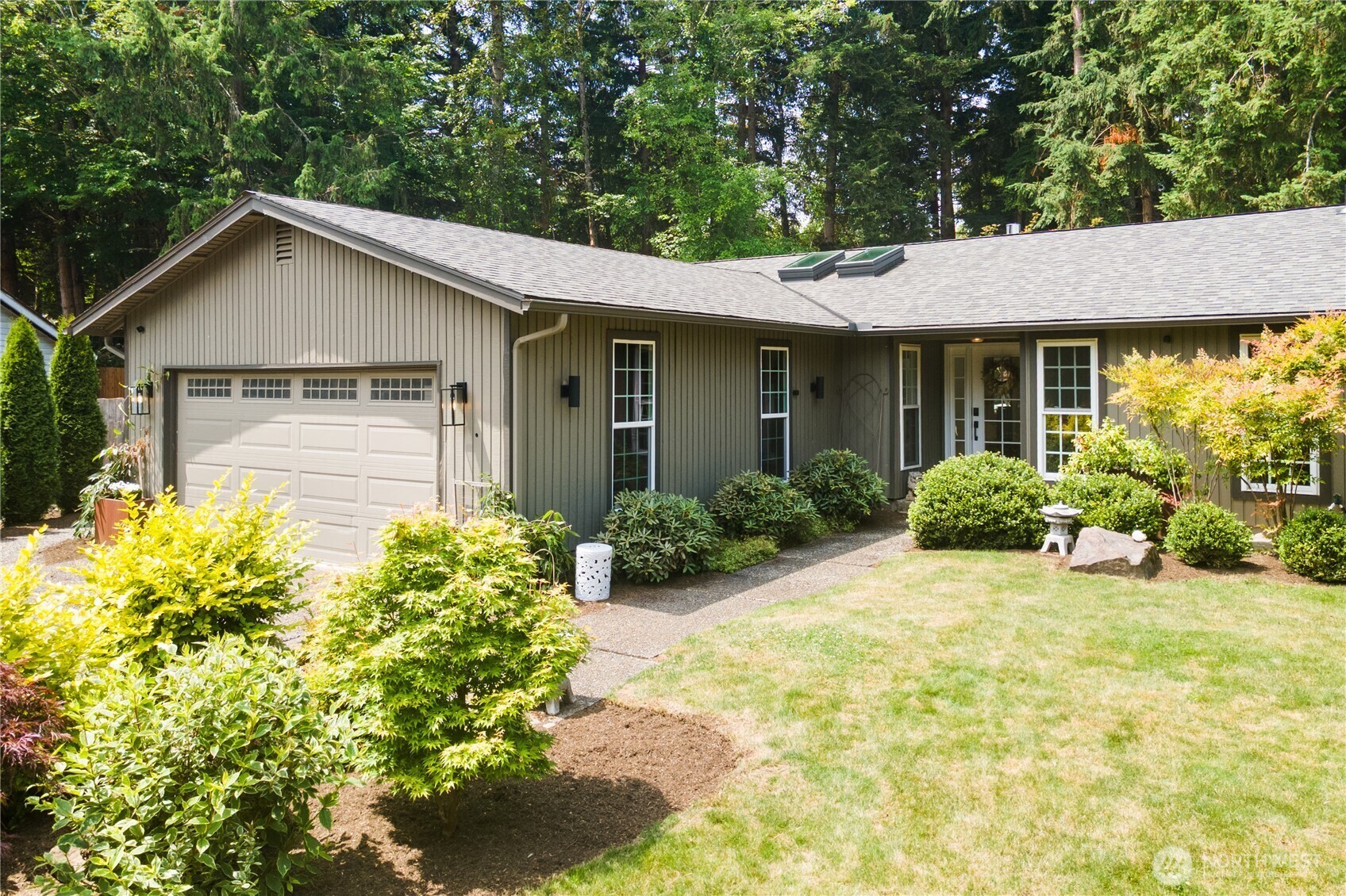 Property Photo: 4812 158th Court NE WA 98052