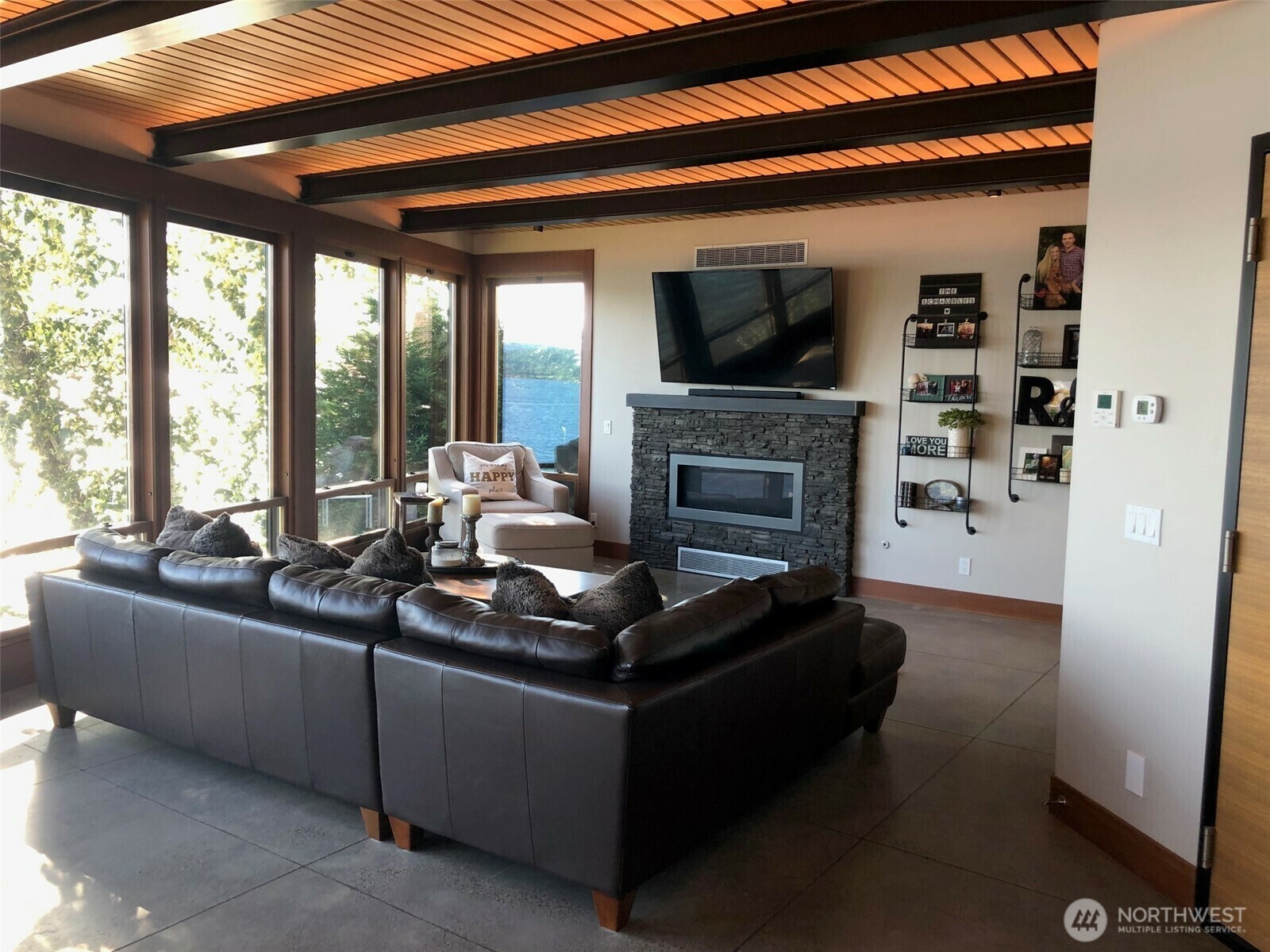 Property Photo: 2881 E Lake Sammamish Parkway NE WA 98074