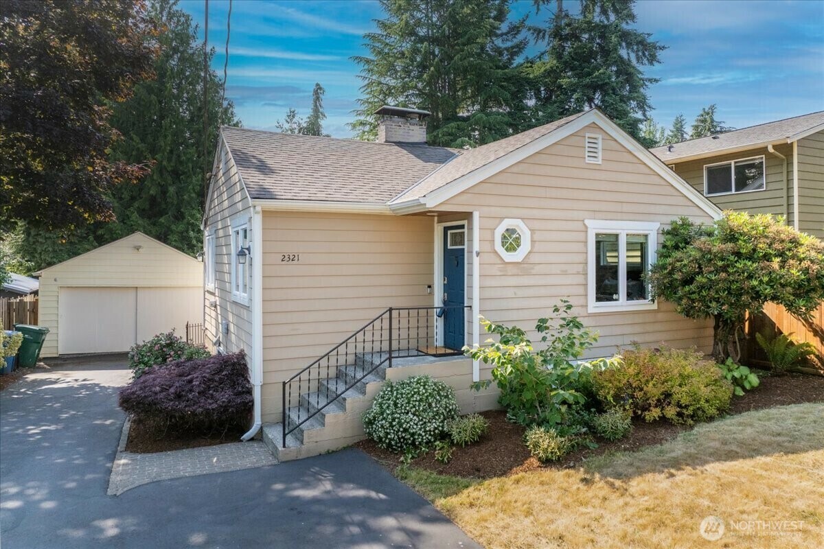 Property Photo: 2321 NE 127th Street WA 98125