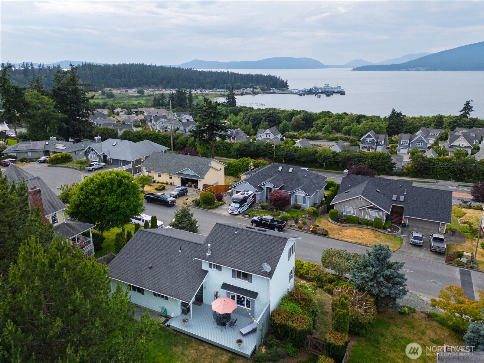 Property Photo:  4607  Camano Place  WA 98221 