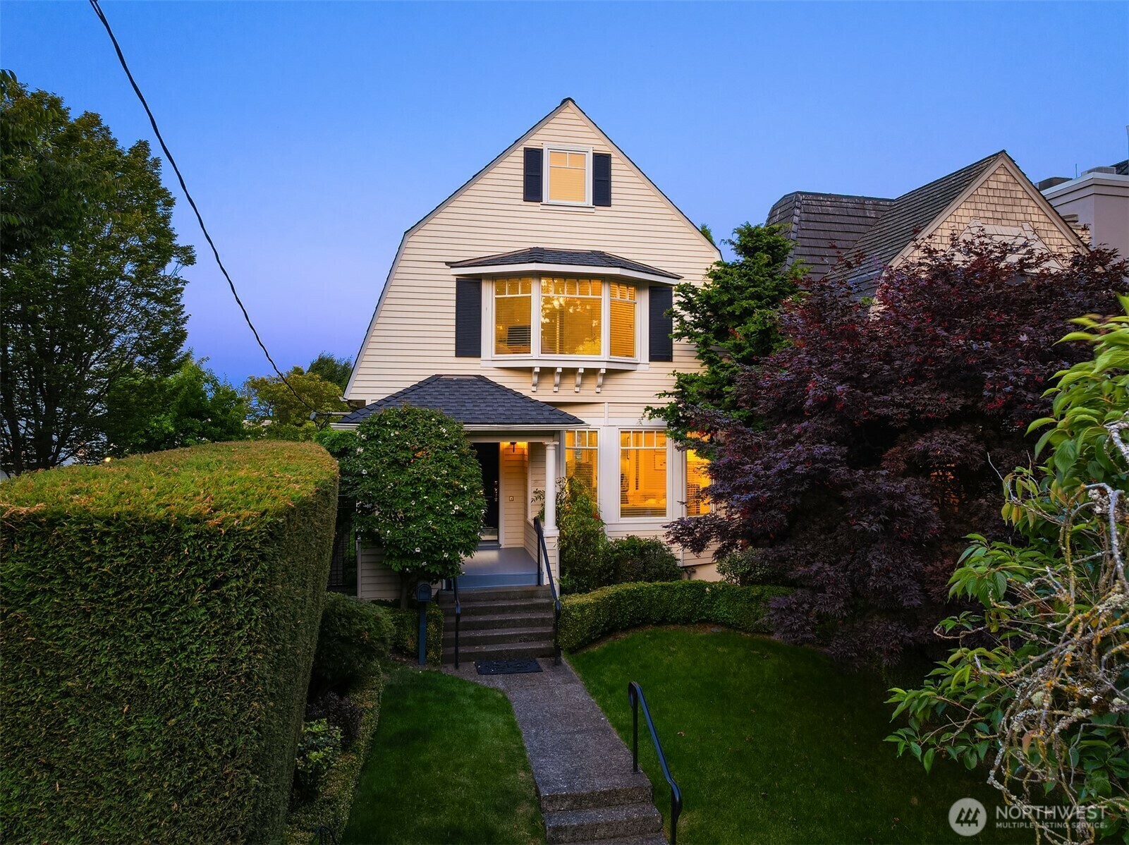 Property Photo: 1234 2nd Avenue N WA 98109