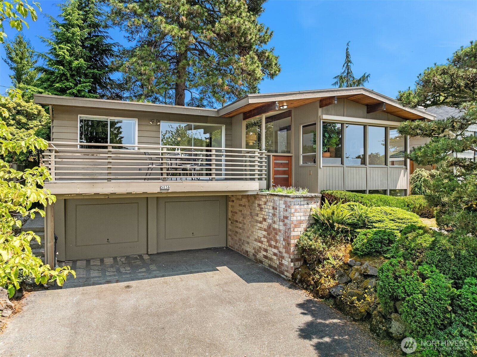 Property Photo: 5036 45th Avenue NE WA 98105