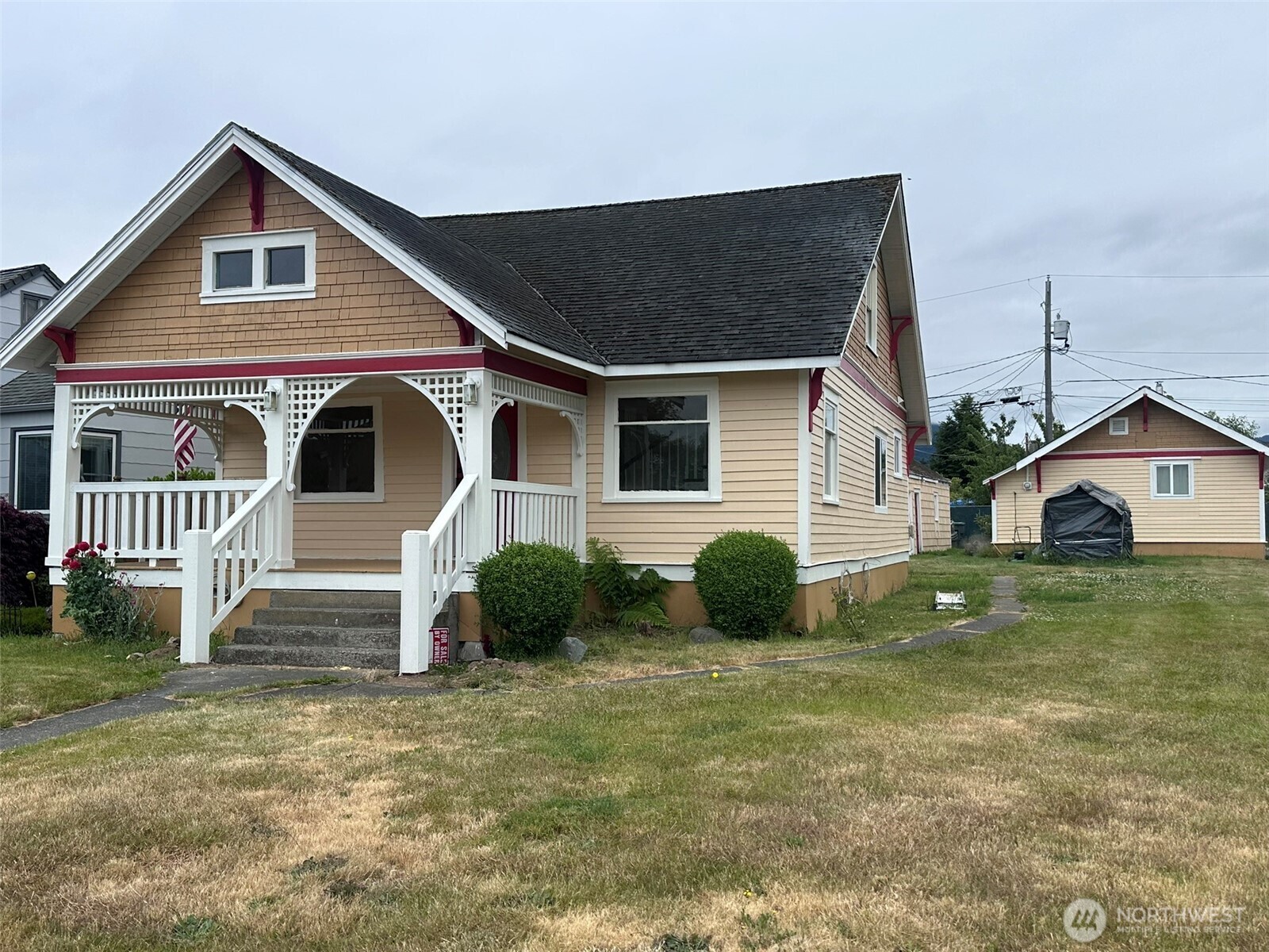 Property Photo:  534 W 5th Street  WA 98362 