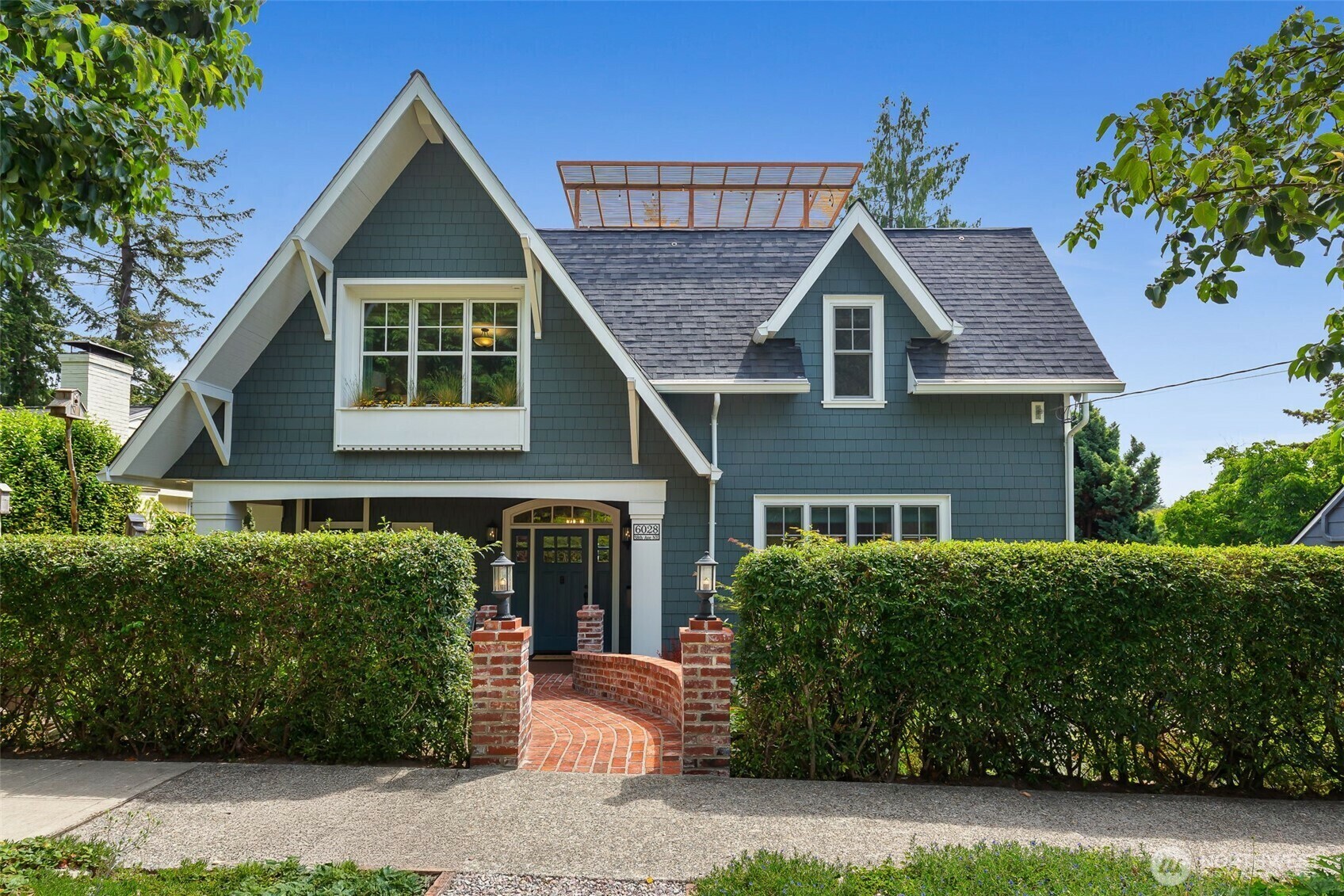 Property Photo: 6028 38th Ave NE WA 98115