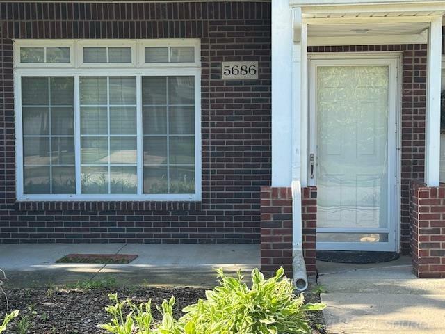 Property Photo: 5686 Acorn Lane MI 48314