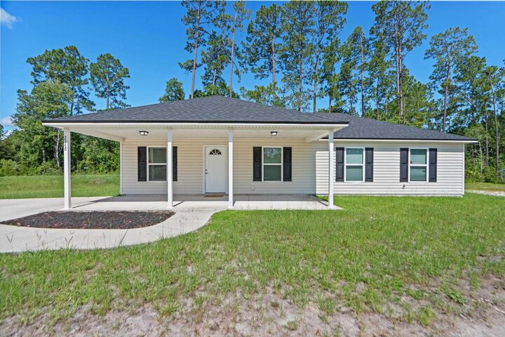 Property Photo: 2368 Hibiscus Ave FL 32068