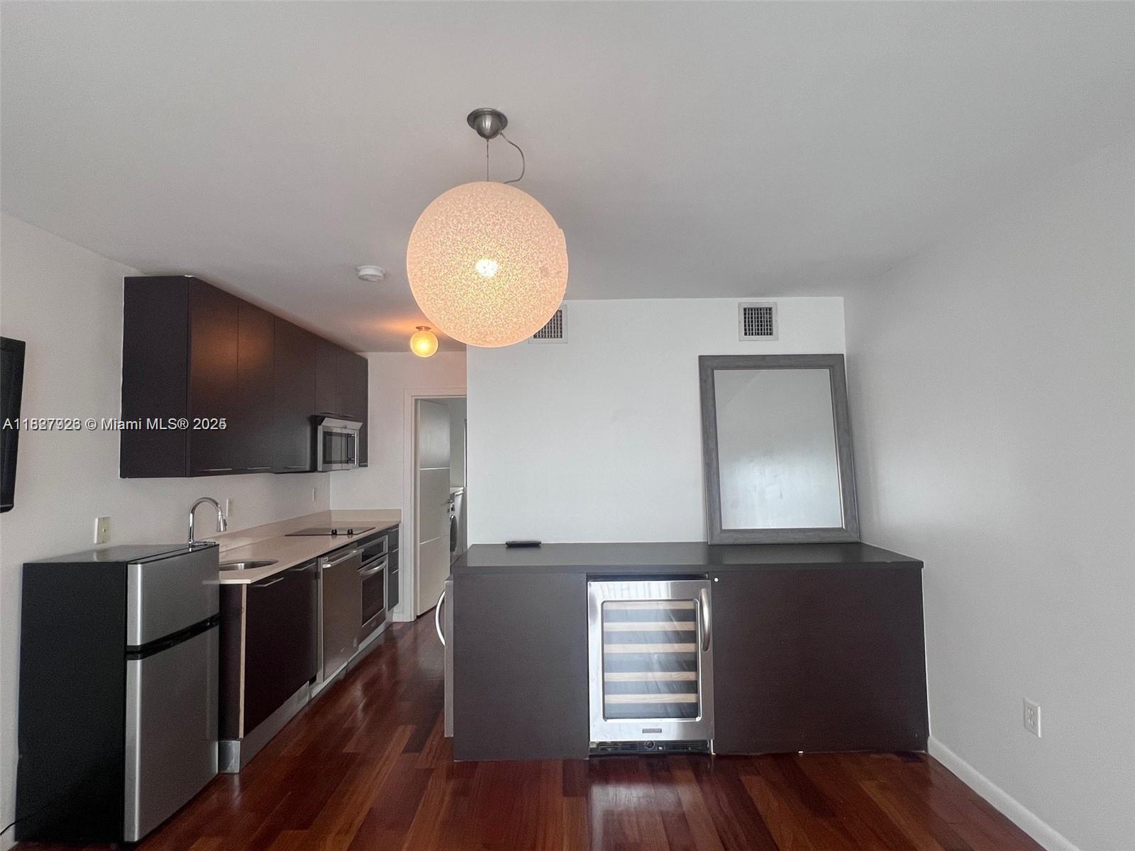 Property Photo: 1550 Pennsylvania Ave 126 FL 33139