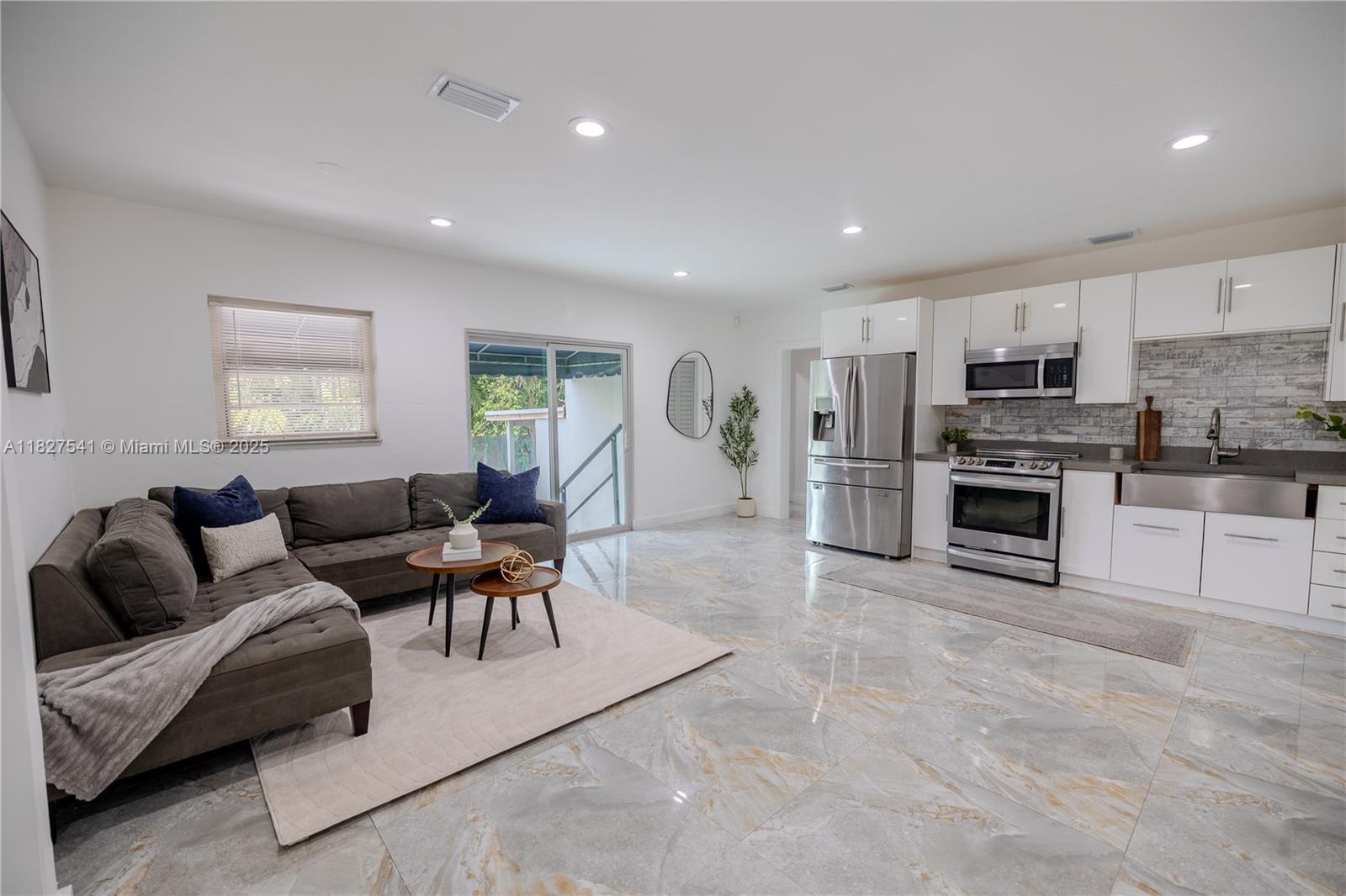 2125 SW 26th St  Miami FL 33133 photo