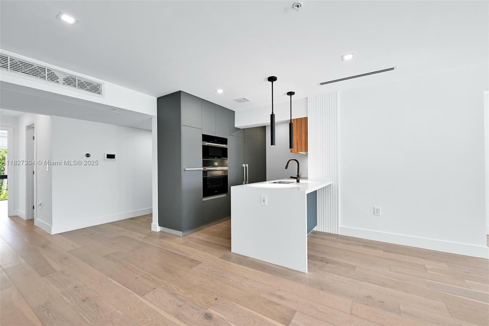Property Photo: 200 Sunrise Dr 200C FL 33149